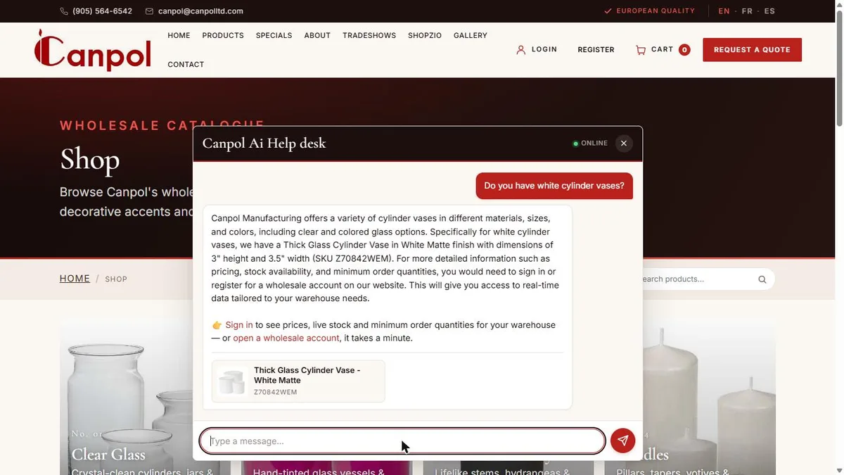 Chatbot Canpol Ai Help desk odpowiada niezalogowanemu gościowi o białych wazonach cylindrycznych i zaprasza do logowania po ceny